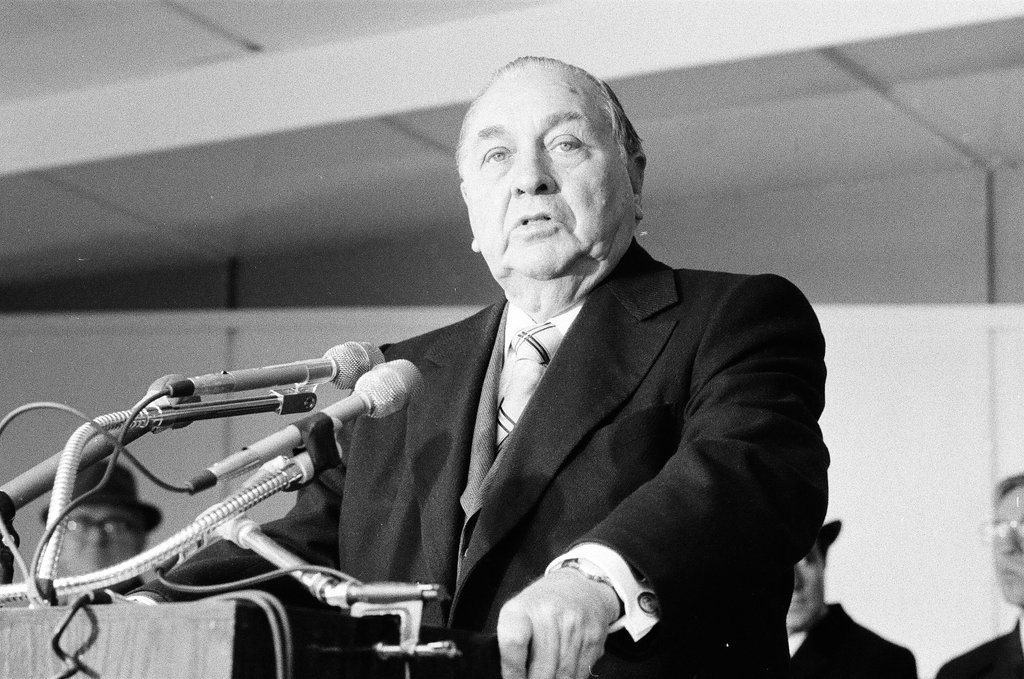 Mayor Daley opens Wacker Drive extension - M. Leon Lopez for Chicago Sun-Times