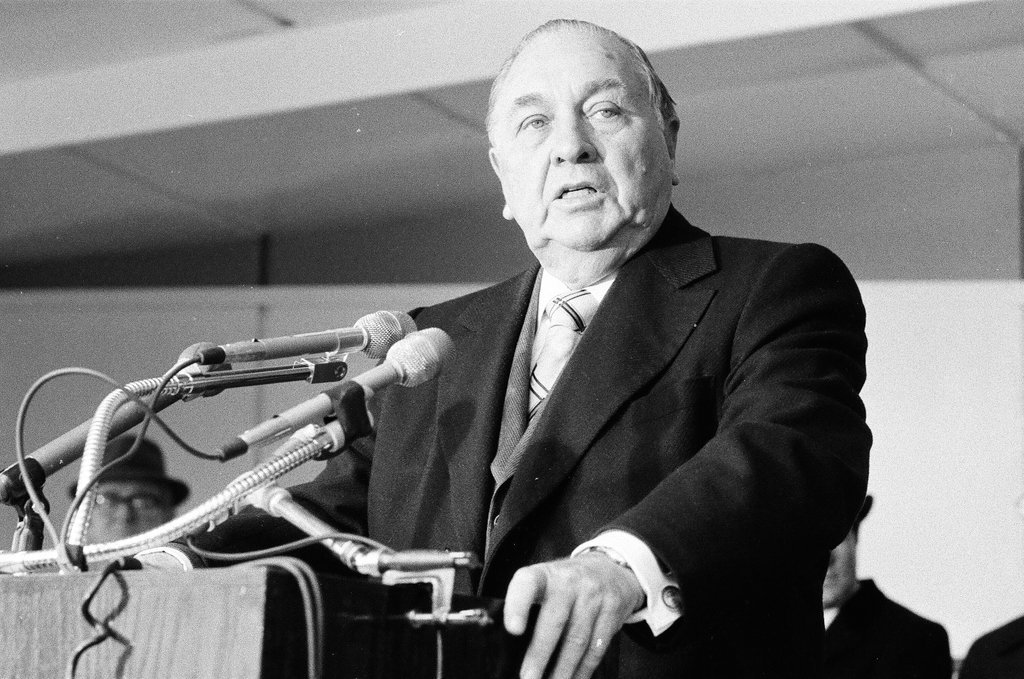 Mayor Daley opens Wacker Drive extension - M. Leon Lopez for Chicago Sun-Times