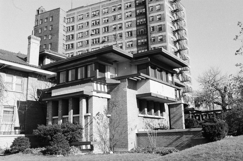 Frank Lloyd Wright house in Rogers Park - Carmen Reporto for Chicago Sun-Times
