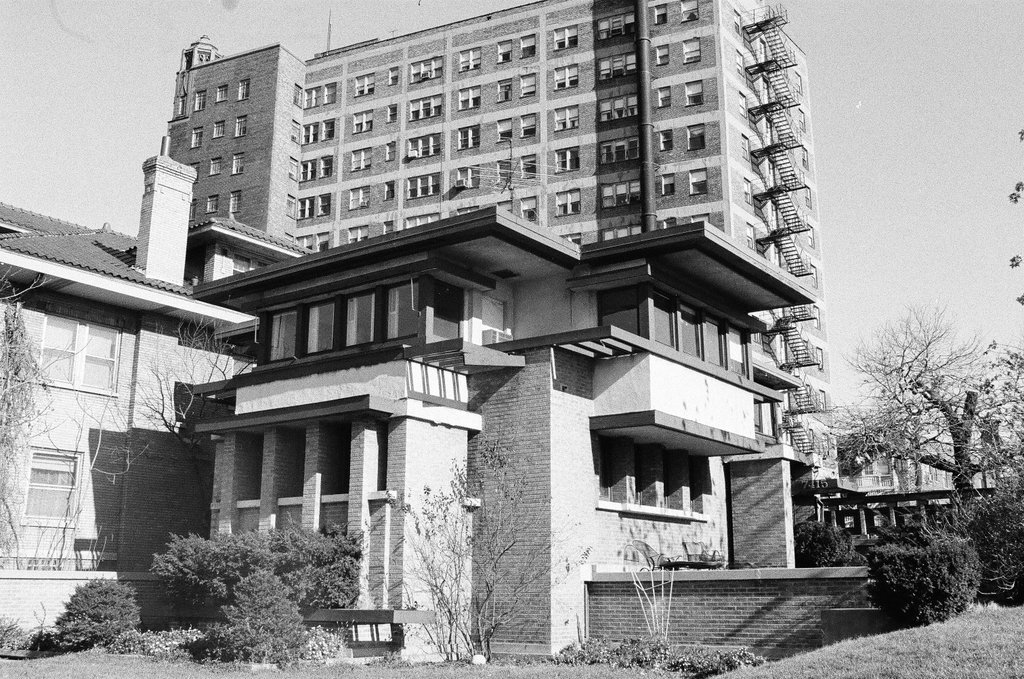Frank Lloyd Wright house in Rogers Park - Carmen Reporto for Chicago Sun-Times