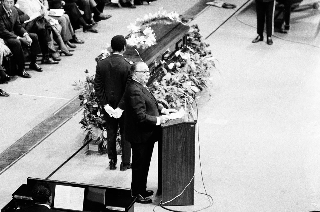Mahalia Jackson funeral - Chicago Sun-Times