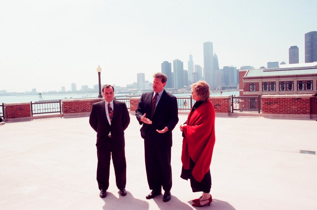 Al Gore visits Navy Pier - Chicago Sun-Times