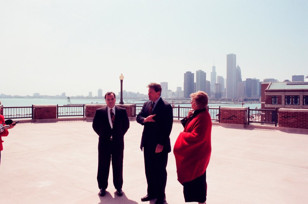 Al Gore visits Navy Pier - Chicago Sun-Times
