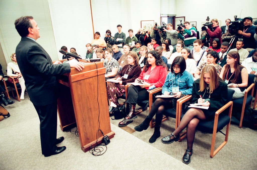 Mayor Daley meets with high school journalists - Chicago Sun-Times