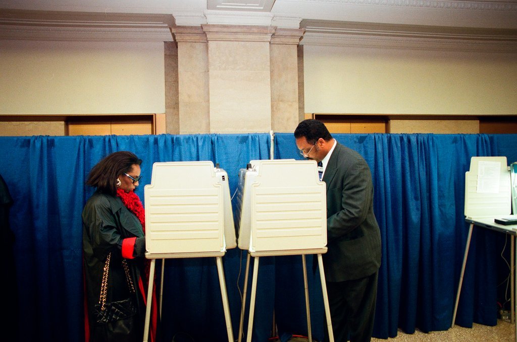 Jesse Jackson votes - Chicago Sun-Times