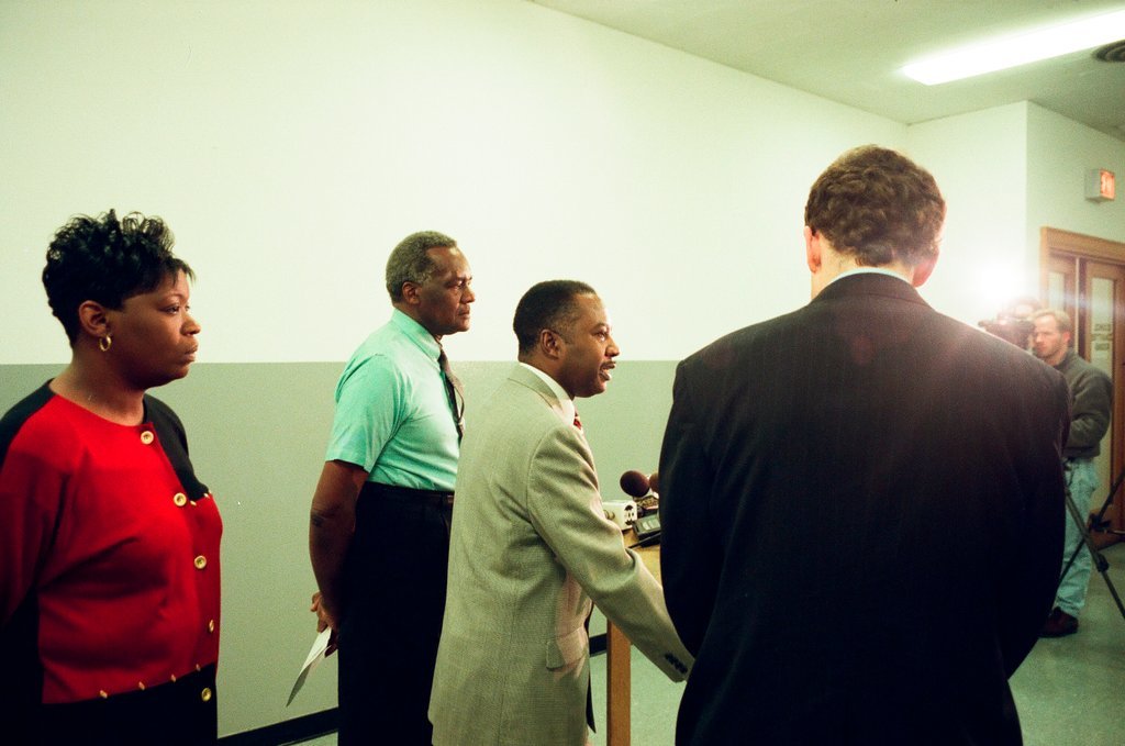 Rickey Hendon speaks to press - Chicago Sun-Times