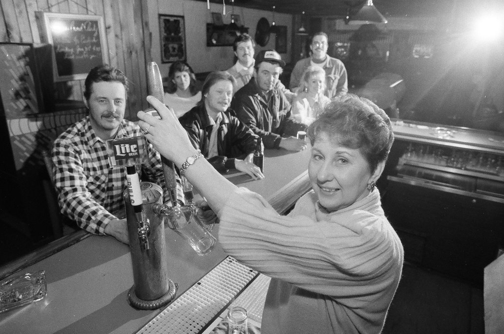 Friends & Co. bar in Villa Park - Chicago Sun-Times