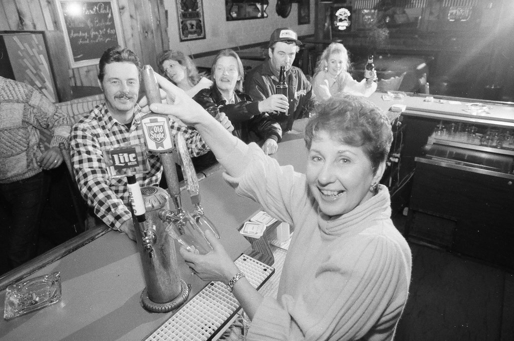 Friends & Co. bar in Villa Park - Chicago Sun-Times