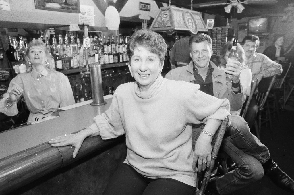 Friends & Co. bar in Villa Park - Chicago Sun-Times