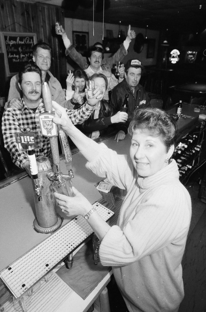 Friends & Co. bar in Villa Park - Chicago Sun-Times