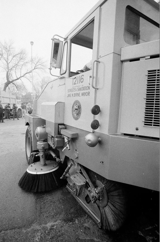 Jane Byrne announces cleanup program - Chicago Sun-Times