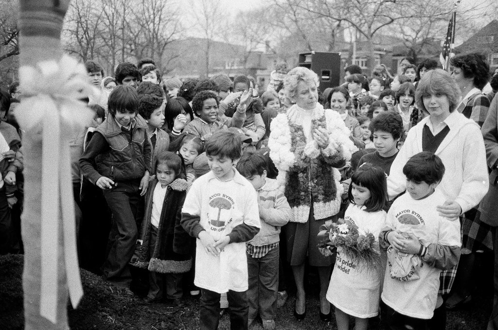 Jane Byrne announces cleanup program - Chicago Sun-Times
