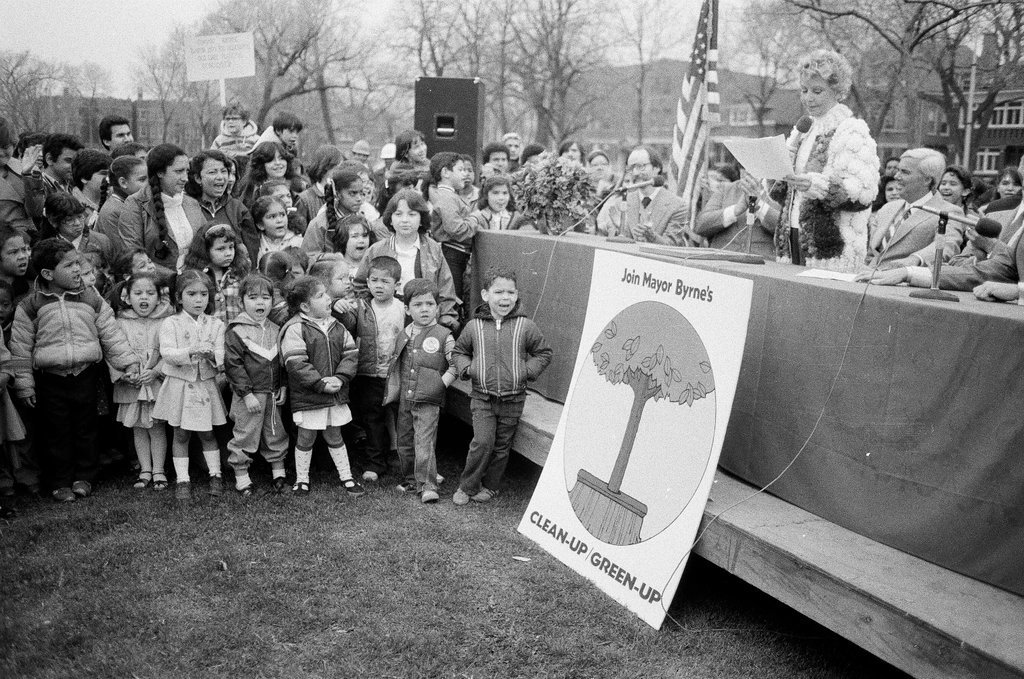 Jane Byrne announces cleanup program - Chicago Sun-Times
