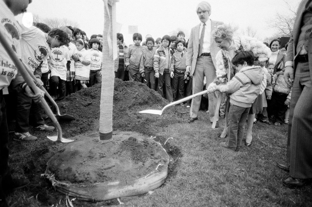 Jane Byrne announces cleanup program - Chicago Sun-Times