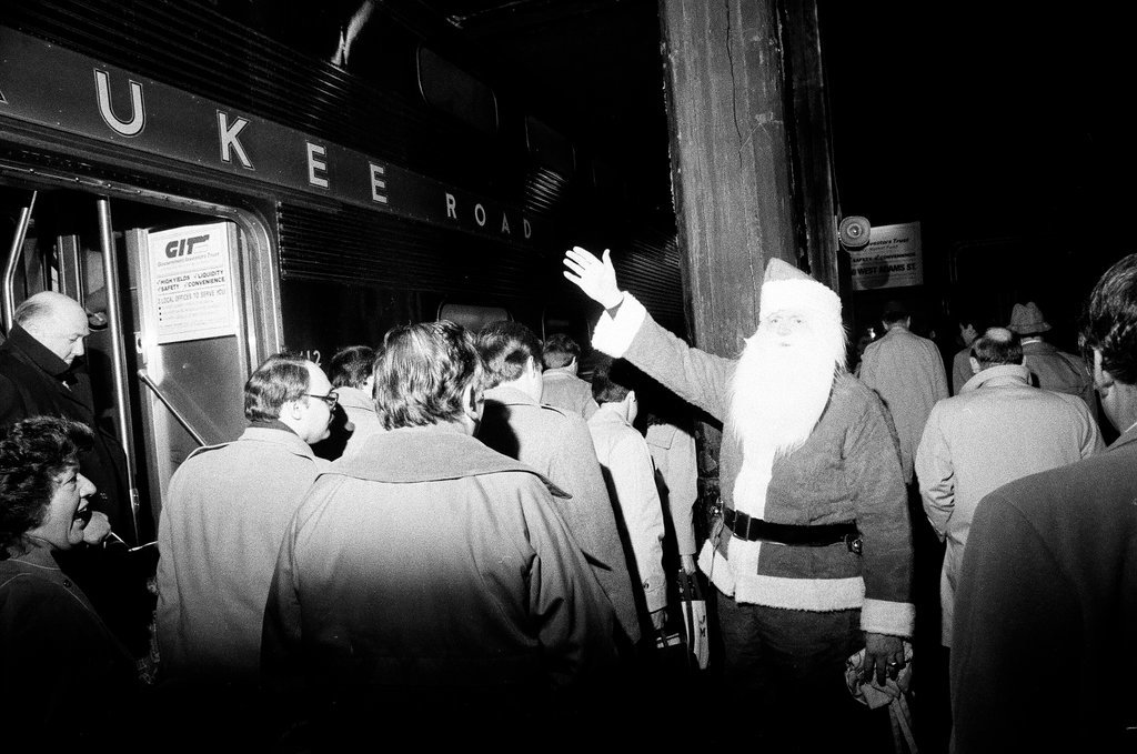 Santa Claus at Union Station - Chicago Sun-Times
