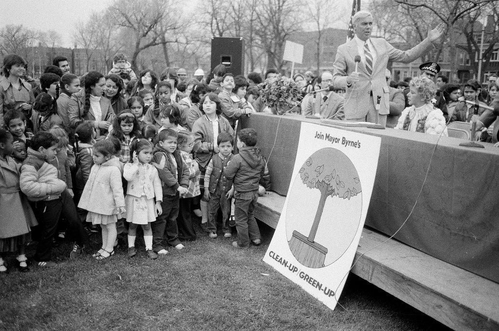 Jane Byrne announces cleanup program - Chicago Sun-Times