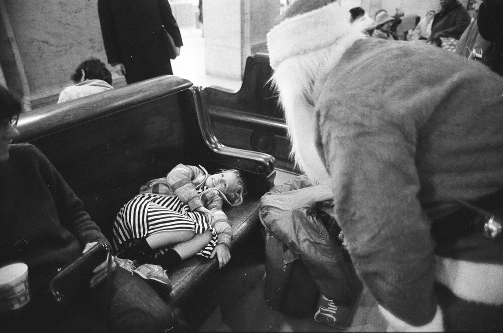 Santa Claus at Union Station - Chicago Sun-Times