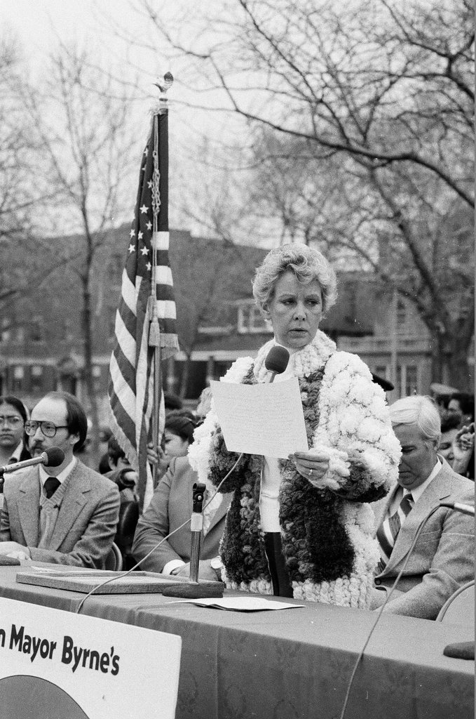 Jane Byrne announces cleanup program - Chicago Sun-Times