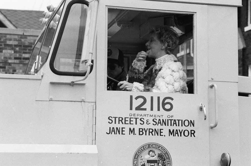 Jane Byrne announces cleanup program - Chicago Sun-Times