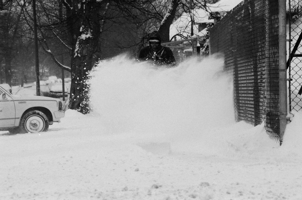 Residents clear snow on Southeast side - Chicago Sun-Times