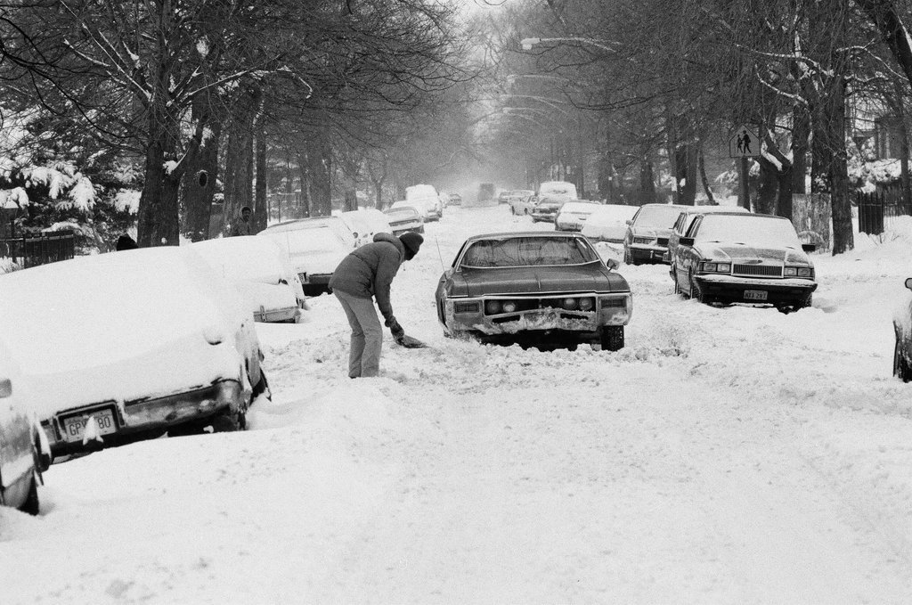 Residents clear snow on Southeast side - Chicago Sun-Times