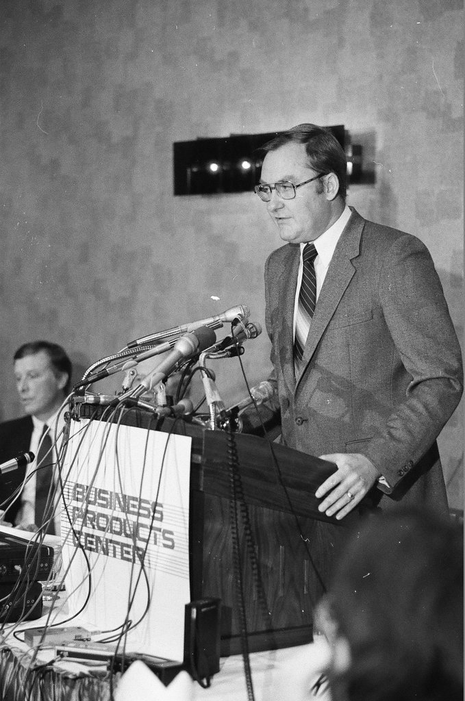 Governor Thompson at M&M Club - Chicago Sun-Times
