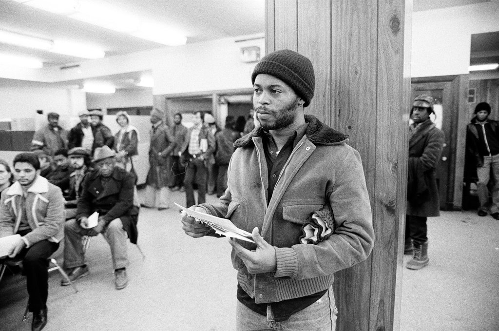 Long lines at unemployment office - Chicago Sun-Times