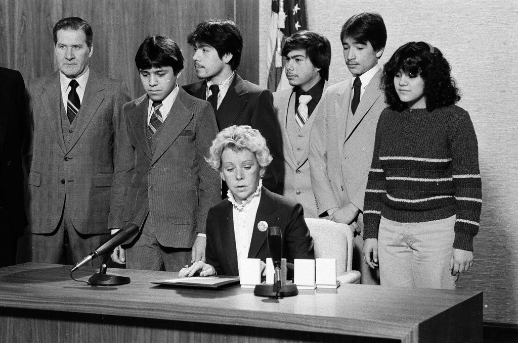 Jane Byrne honors hero brothers - Chicago Sun-Times