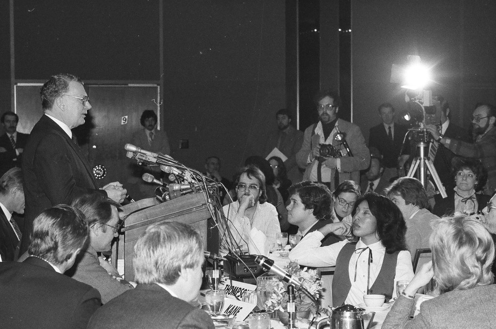 Governor Thompson at M&M Club - Chicago Sun-Times