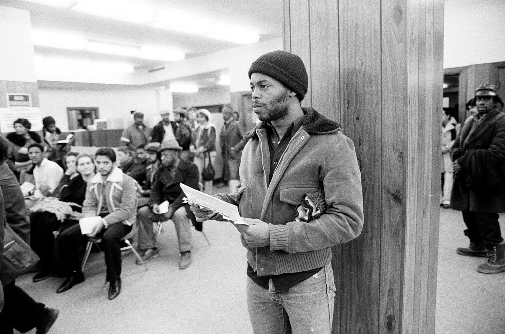 Long lines at unemployment office - Chicago Sun-Times