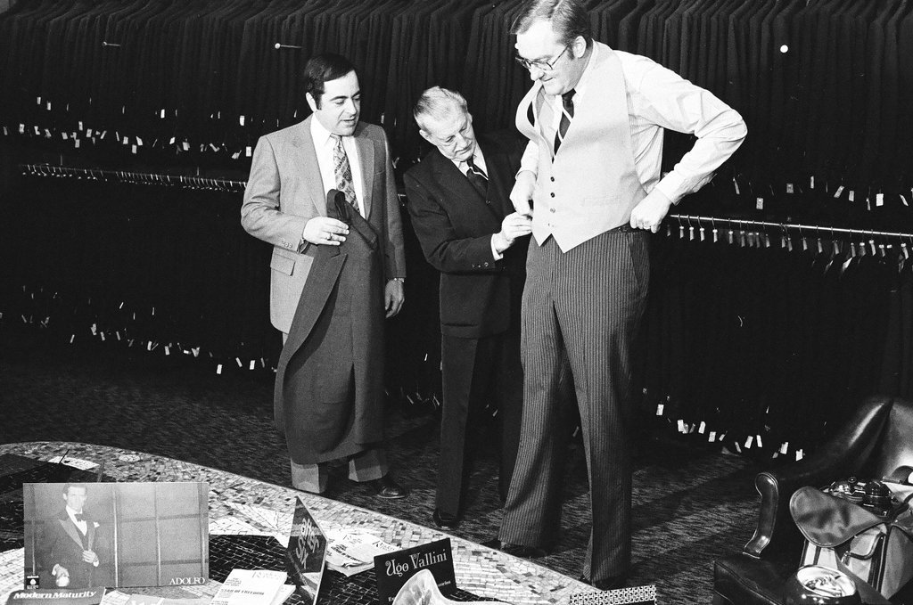 Thompson gets suit for Presidential inauguration - Chicago Sun-Times