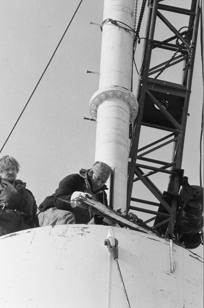 Dismantling Sear Tower antenna - Chicago Sun-Times