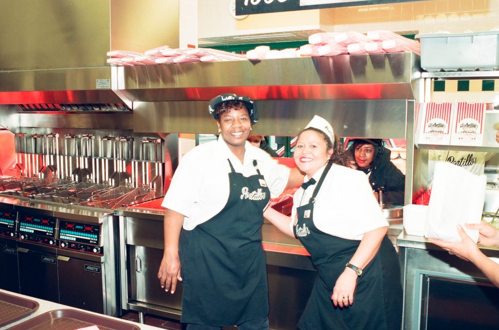 Portillo's opens first Chicago restaurant - Chicago Sun-Times