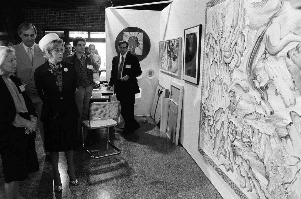 Mayor Byrne opens art exhibit - Chicago Sun-Times
