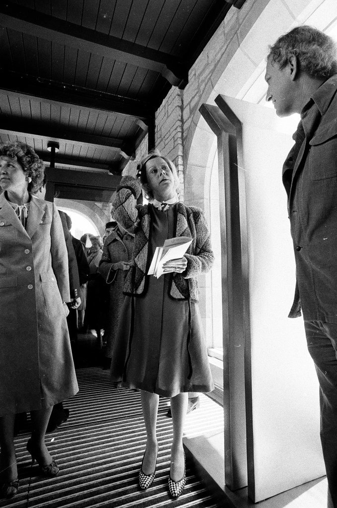 Mayor Byrne dedicates Beverly Library - Chicago Sun-Times