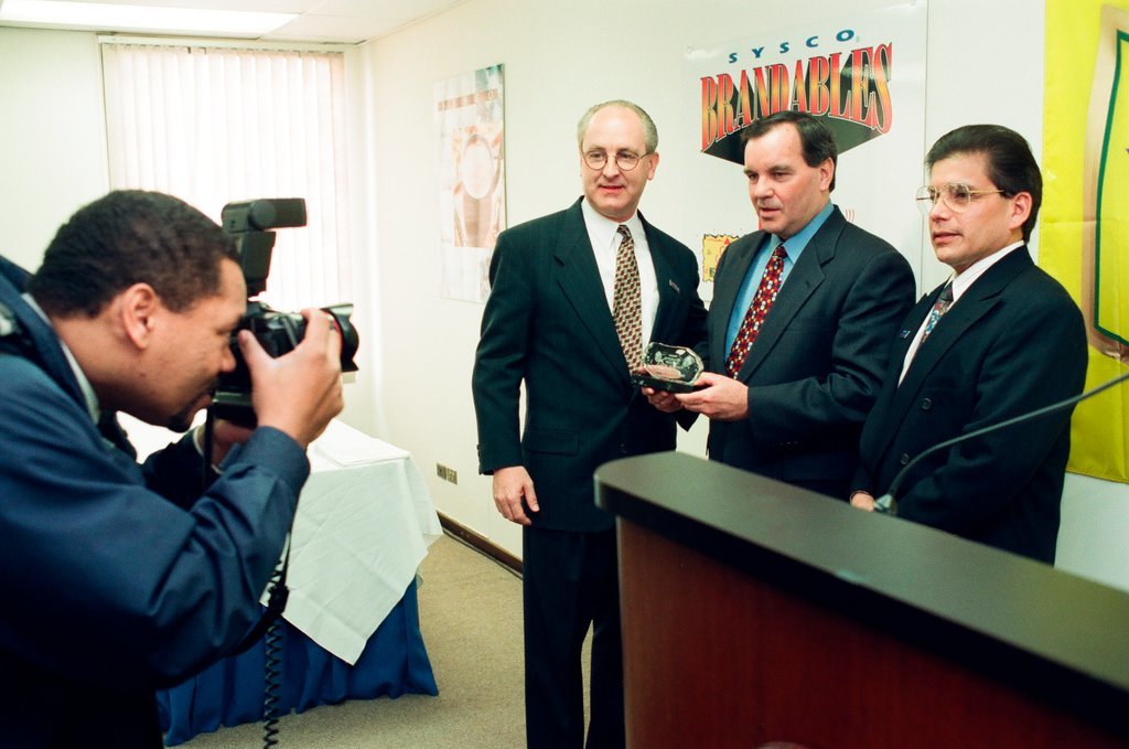 Mayor Daley at Alvarez Cold Storage - Chicago Sun-Times