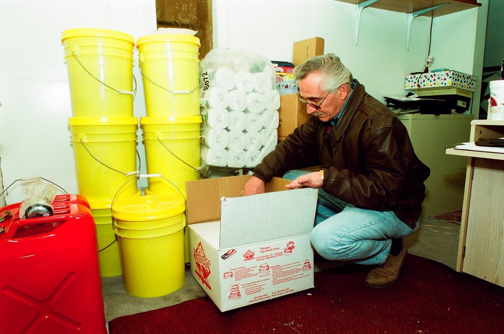 Y2K supplies at Lombard store - Chicago Sun-Times