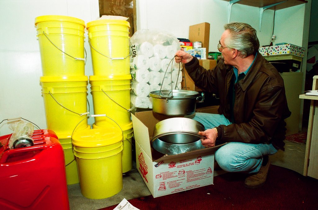 Y2K supplies at Lombard store - Chicago Sun-Times