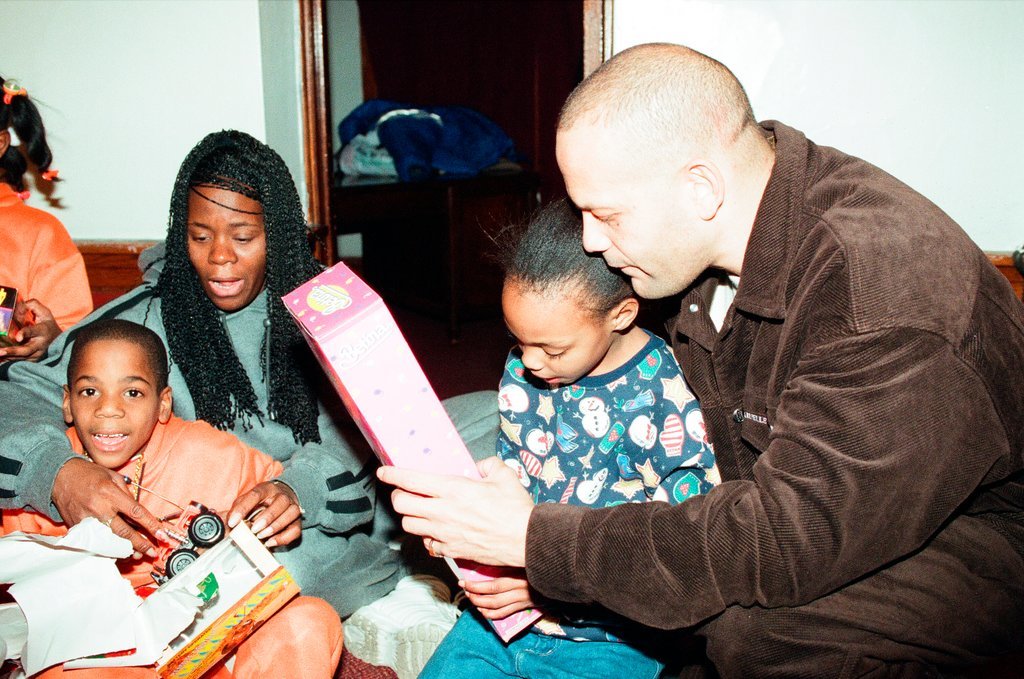 Christmas toy giveaway in Englewood - Chicago Sun-Times