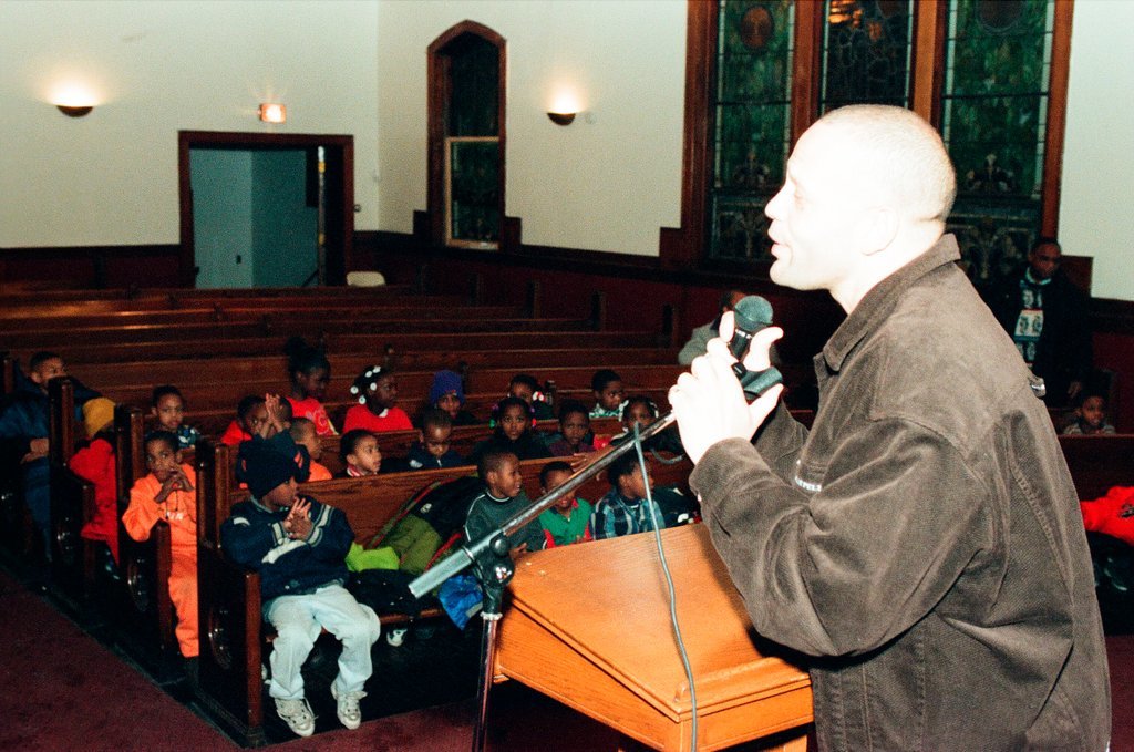 Christmas toy giveaway in Englewood - Chicago Sun-Times