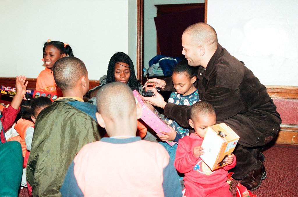 Christmas toy giveaway in Englewood - Chicago Sun-Times