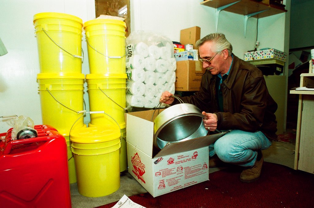 Y2K supplies at Lombard store - Chicago Sun-Times