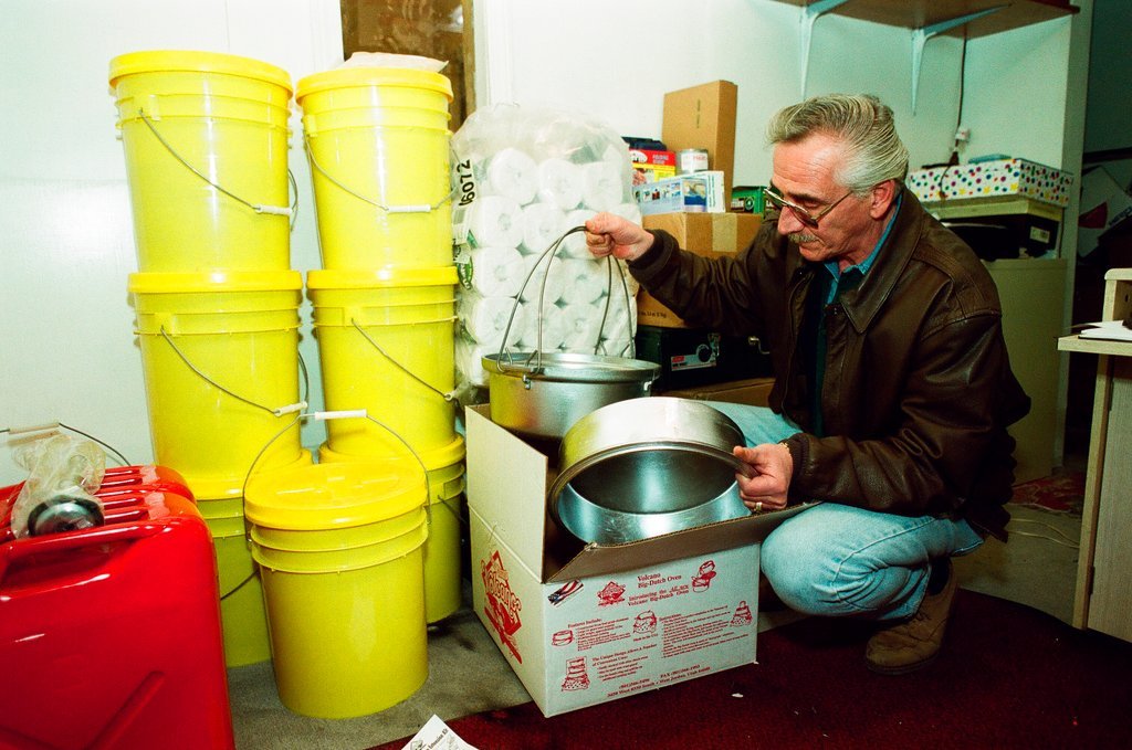 Y2K supplies at Lombard store - Chicago Sun-Times