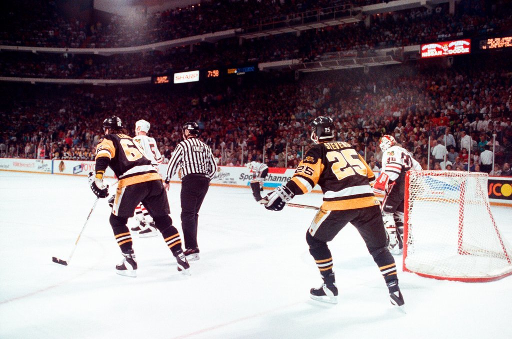 Blackhawks lose Stanley Cup - Chicago Sun-Times