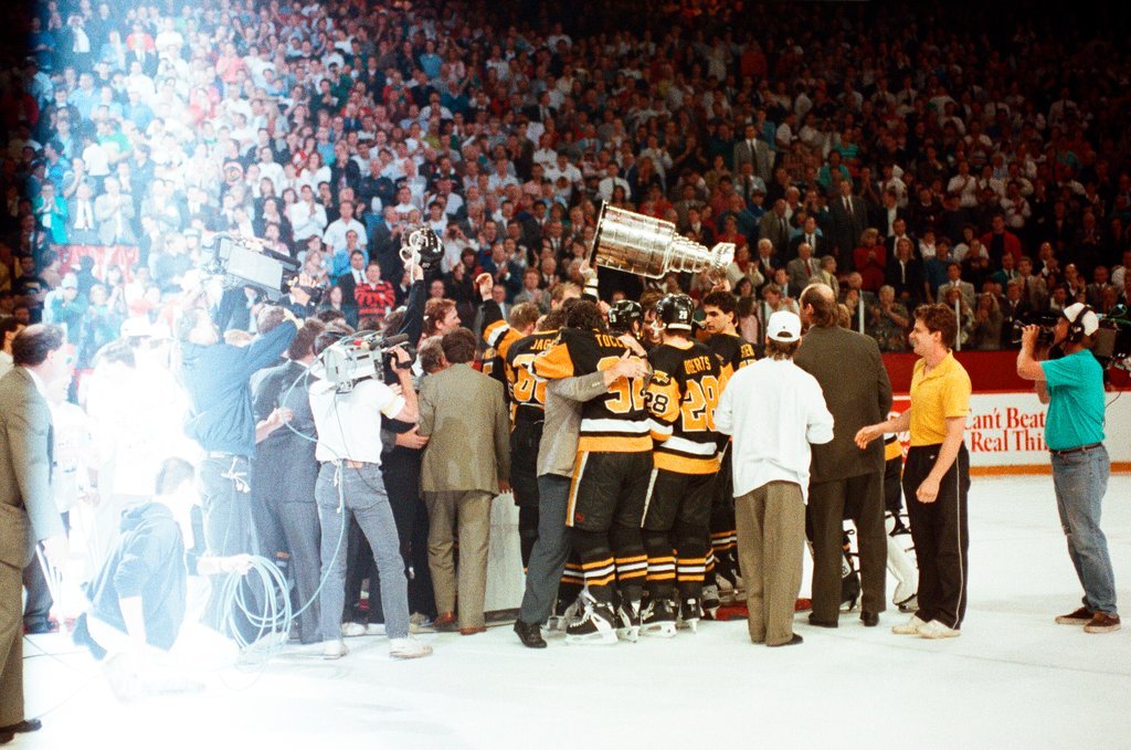 Blackhawks lose Stanley Cup - Chicago Sun-Times