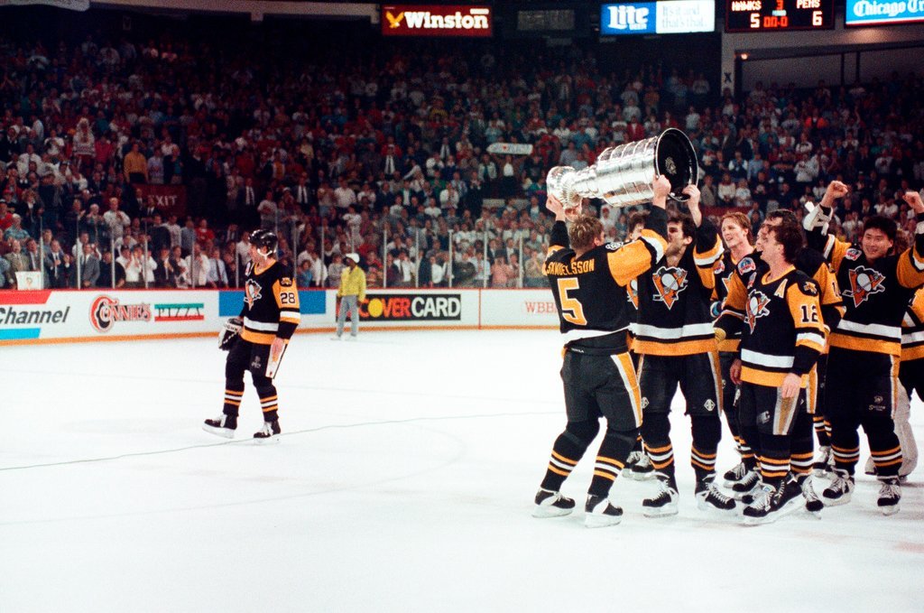 Blackhawks lose Stanley Cup - Chicago Sun-Times