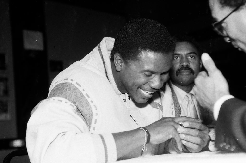 Dennis McKinnon at Bears luncheon - Chicago Sun-Times