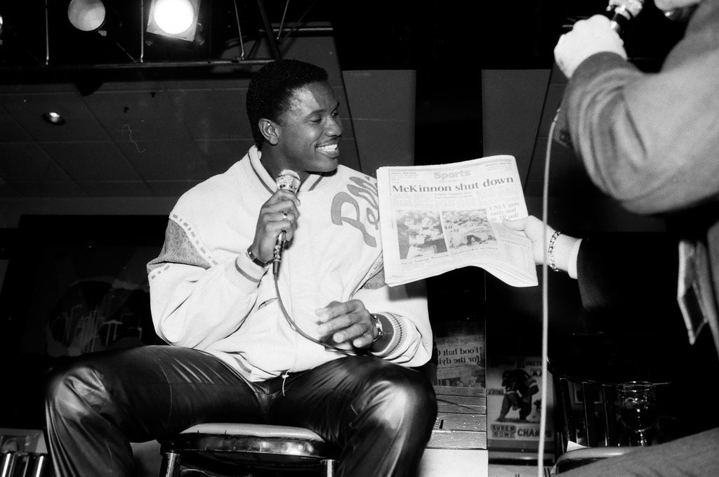 Dennis McKinnon at Bears luncheon - Chicago Sun-Times