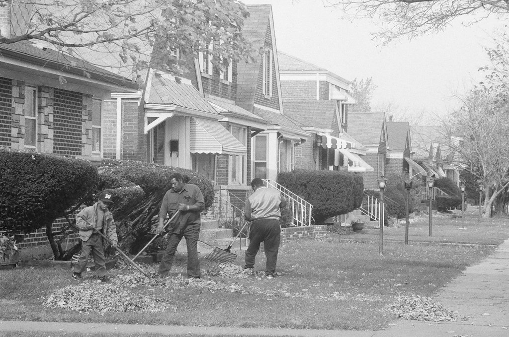Chatham residents rake yards - Chicago Sun-Times