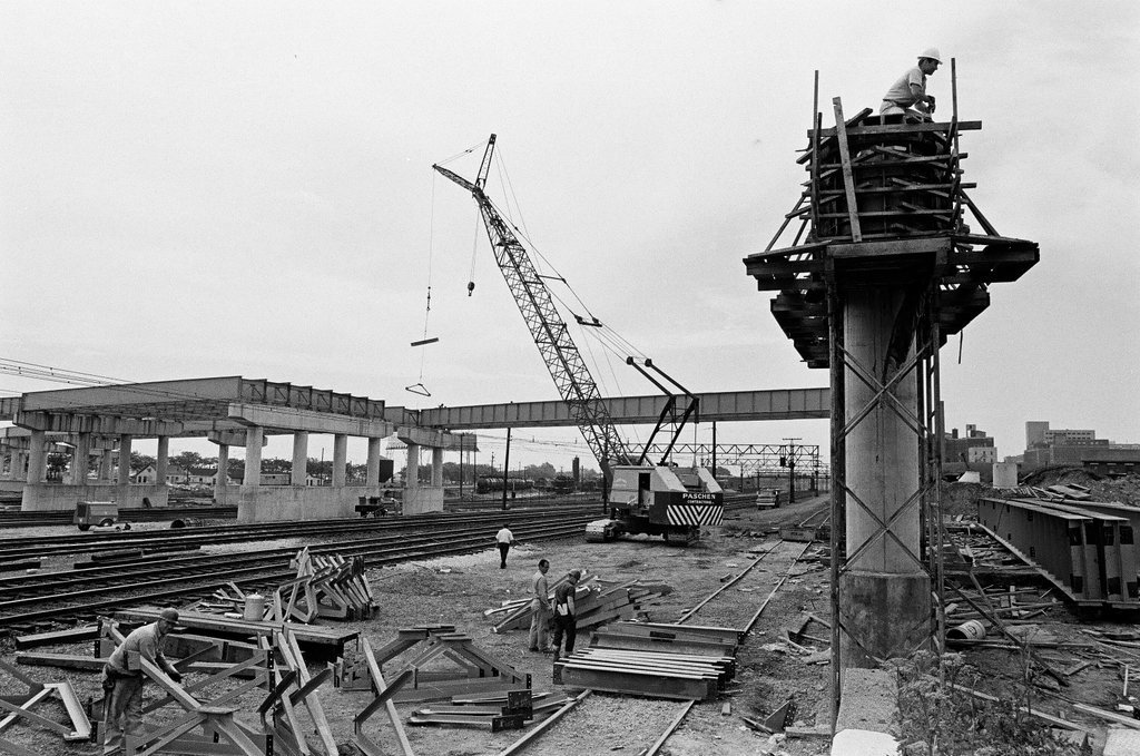 Construction of railroad tracks over Stevenson - Chicago Sun-Times